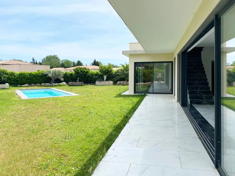 NEW HOUSE, SWIMMING POOL, GRIMAUD