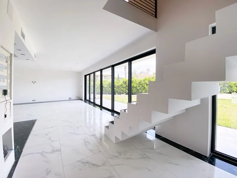 NEW HOUSE, SWIMMING POOL, GRIMAUD