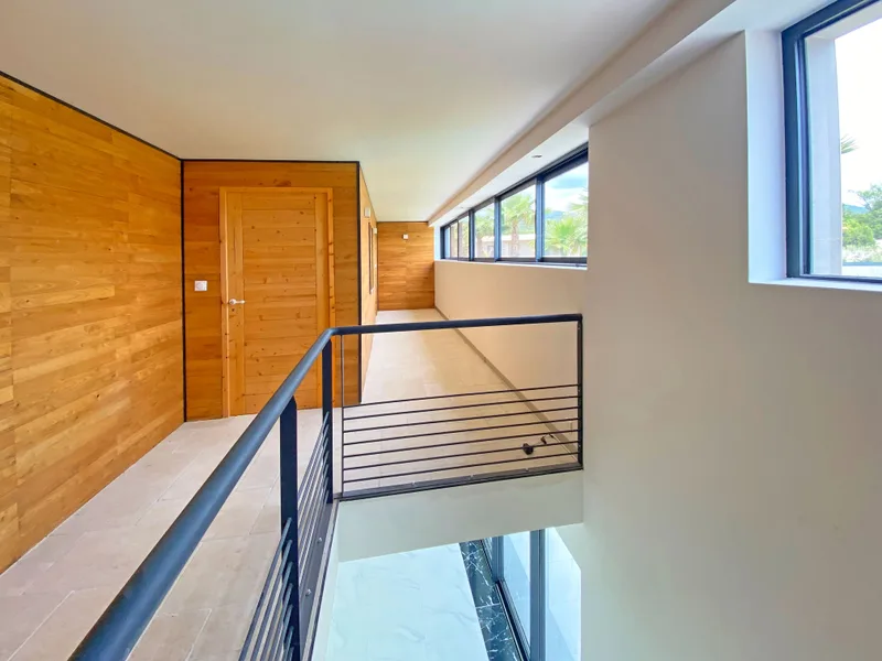 NEW HOUSE, SWIMMING POOL, GRIMAUD