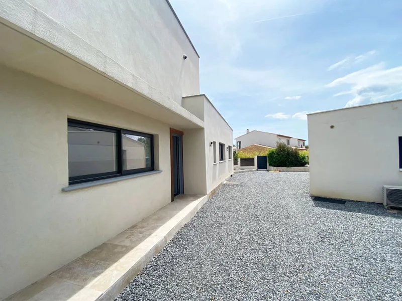 NEW HOUSE, SWIMMING POOL, GRIMAUD