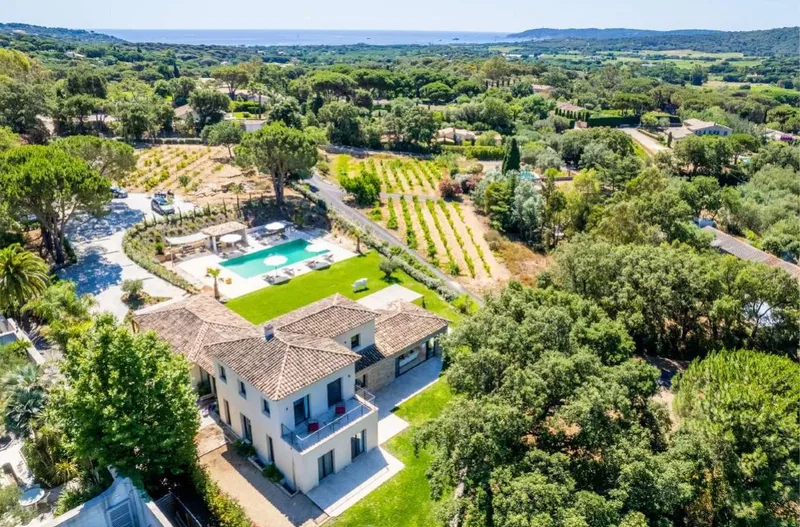 PROPRIÉTÉ D'EXCEPTION AUX PORTES DE SAINT-TROPEZ