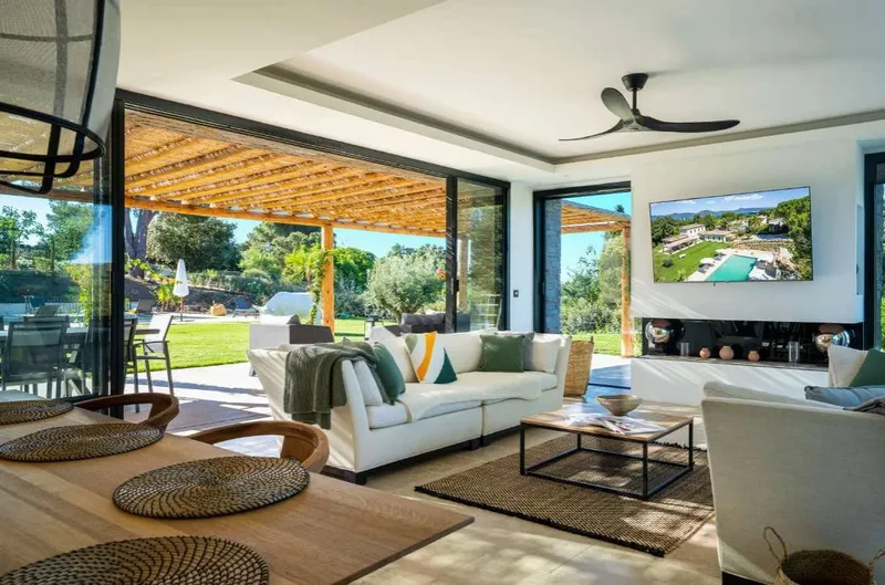 PROPRIÉTÉ D'EXCEPTION AUX PORTES DE SAINT-TROPEZ