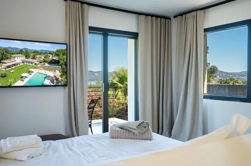 PROPRIÉTÉ D'EXCEPTION AUX PORTES DE SAINT-TROPEZ