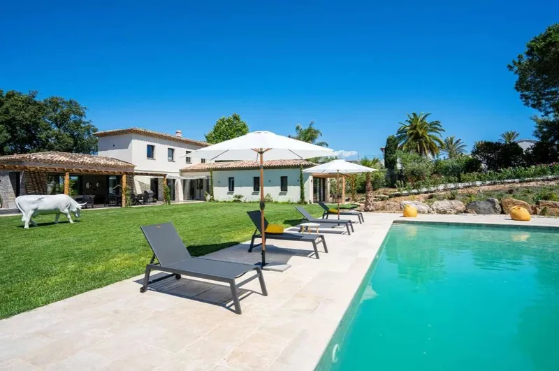 PROPRIÉTÉ D'EXCEPTION AUX PORTES DE SAINT-TROPEZ