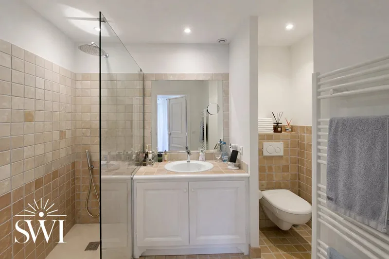 Schön renovierter Schmuck mit Blick auf den Golf