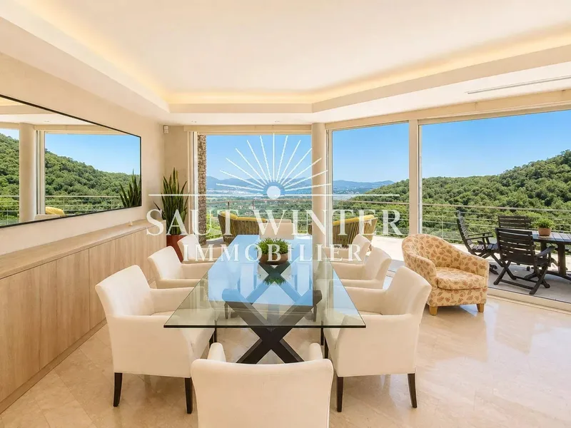 EXCEPTIONAL VILLA OVERLOOKING THE GOLFE DE SAINT-TROPEZ