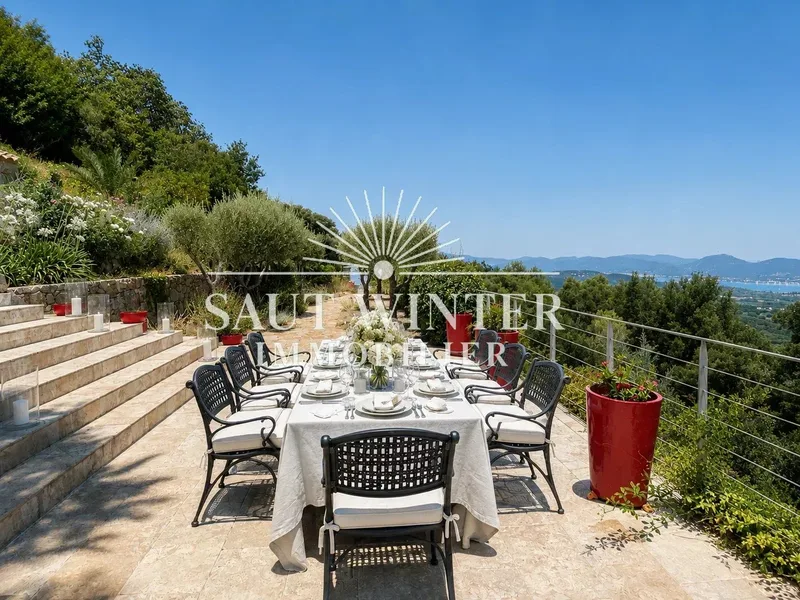 EXCEPTIONAL VILLA OVERLOOKING THE GOLFE DE SAINT-TROPEZ