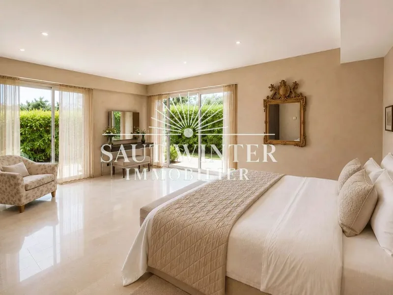 EXCEPTIONAL VILLA OVERLOOKING THE GOLFE DE SAINT-TROPEZ