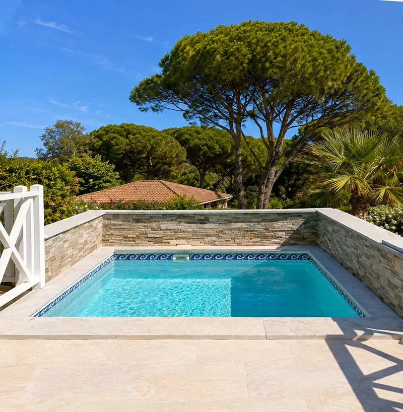 House with swimming pool in a green setting – Gulf of Saint-Tropez