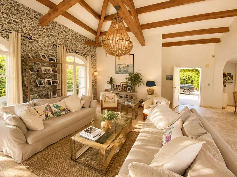EXCLUSIVITÉ À GRIMAUD – VUE MER – DOMAINE PRIVÉ – GOLF DE BEAUVALLON