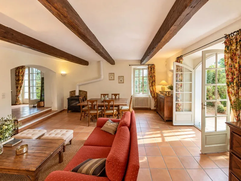Provençal stone Bastide with private vineyards in Cogolin
