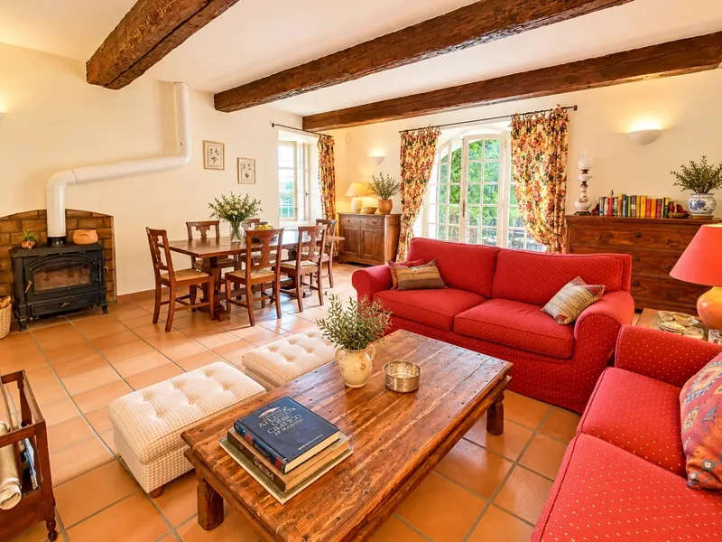 Provençal stone Bastide with private vineyards in Cogolin