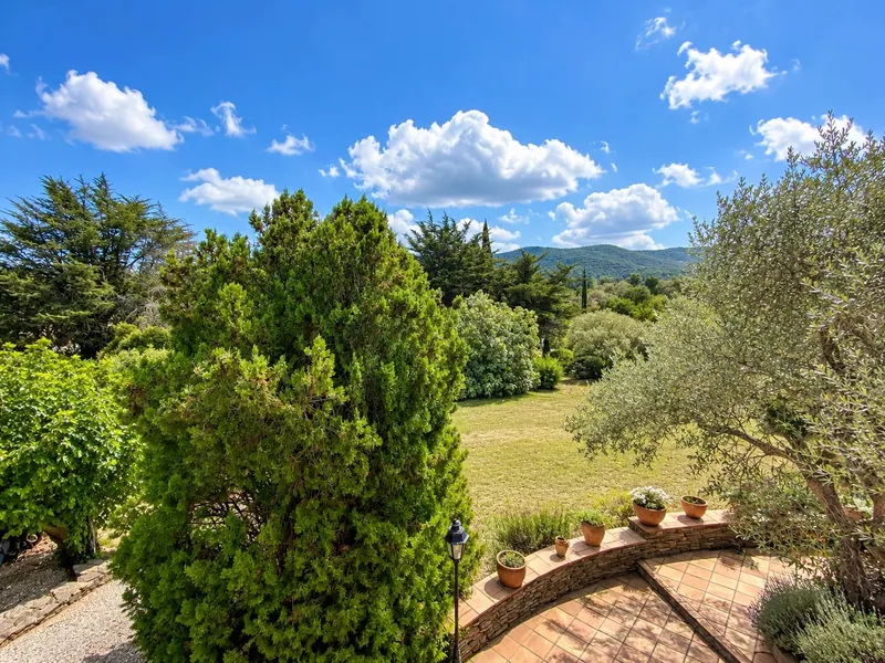 Provençal stone Bastide with private vineyards in Cogolin