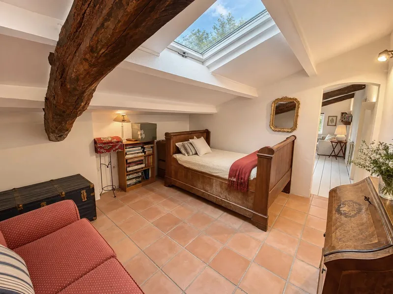 Provençal stone Bastide with private vineyards in Cogolin