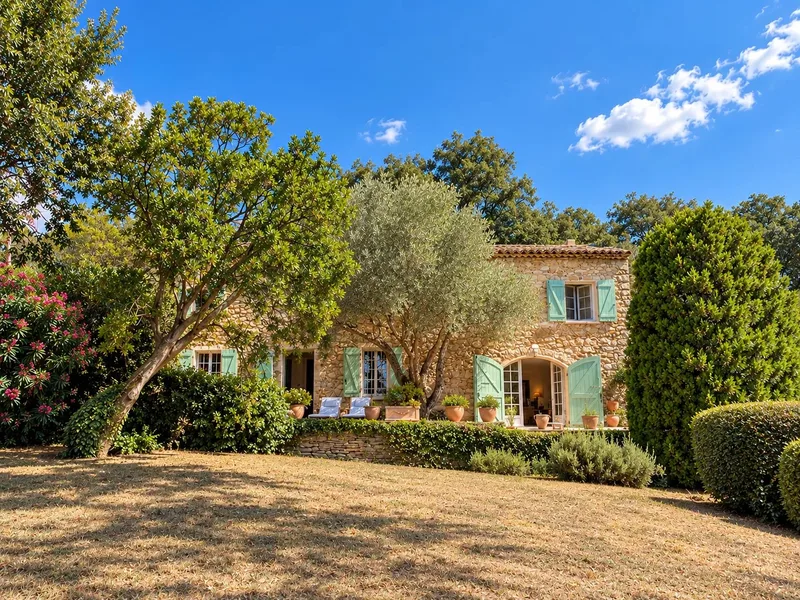 Provençal stone Bastide with private vineyards in Cogolin