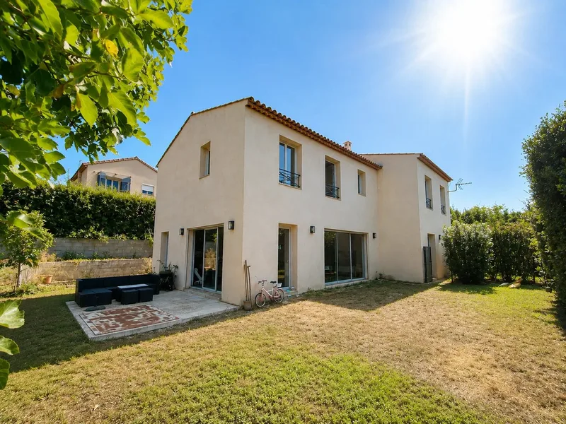 MAISON CONTEMPORAINE À VENDRE À LA CROIX-VALMER – VILLAGE À PIED – APPARTEMENT INDÉPENDANT