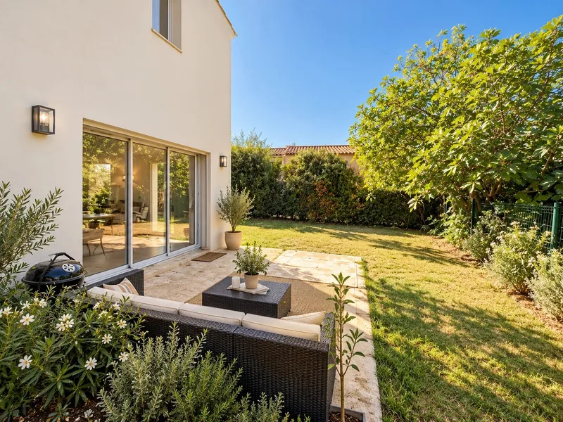 MAISON CONTEMPORAINE À VENDRE À LA CROIX-VALMER – VILLAGE À PIED – APPARTEMENT INDÉPENDANT