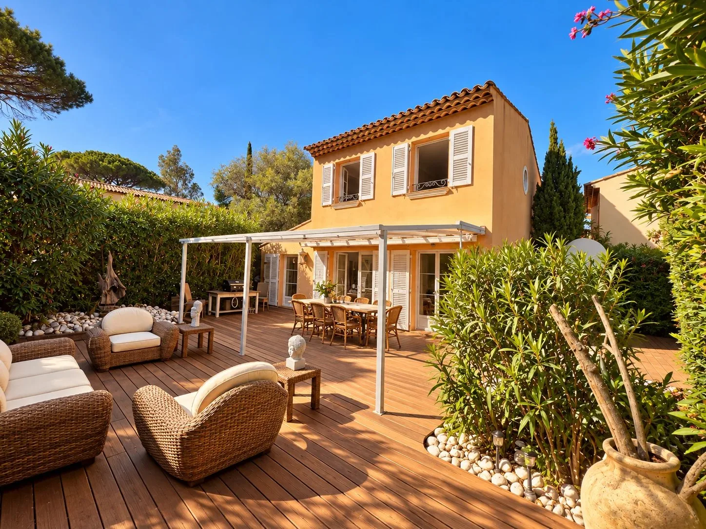 EXCLUSIVITÉ - VILLA INDIVIDUELLE DANS UN DOMAINE SÉCURISÉ AVEC PISCINE