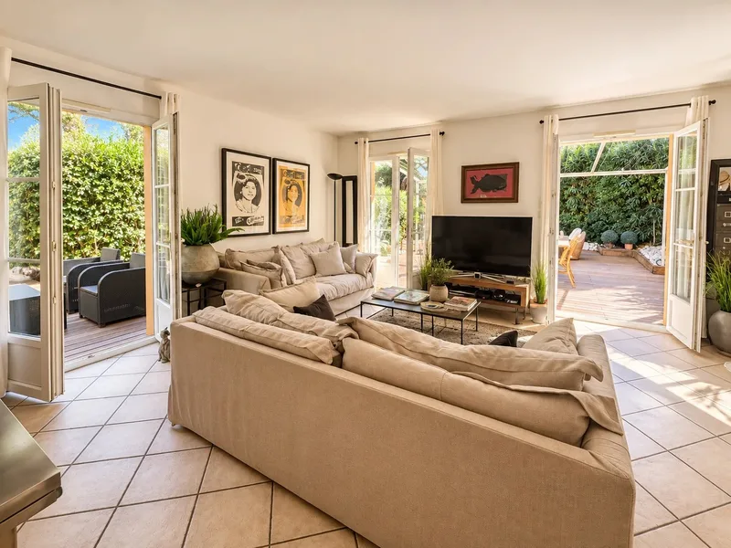 EXCLUSIVITÉ - VILLA INDIVIDUELLE DANS UN DOMAINE SÉCURISÉ AVEC PISCINE