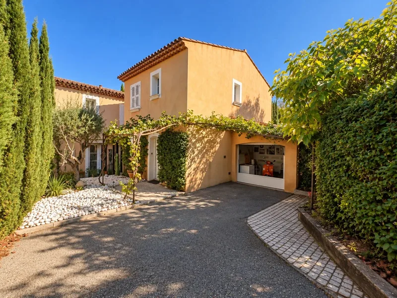 EXCLUSIVITÉ - VILLA INDIVIDUELLE DANS UN DOMAINE SÉCURISÉ AVEC PISCINE