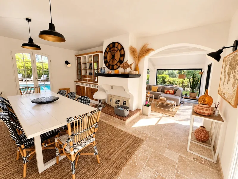 VILLA RÉNOVÉE AVEC PISCINE, AU CALME ET SANS VIS-À-VIS