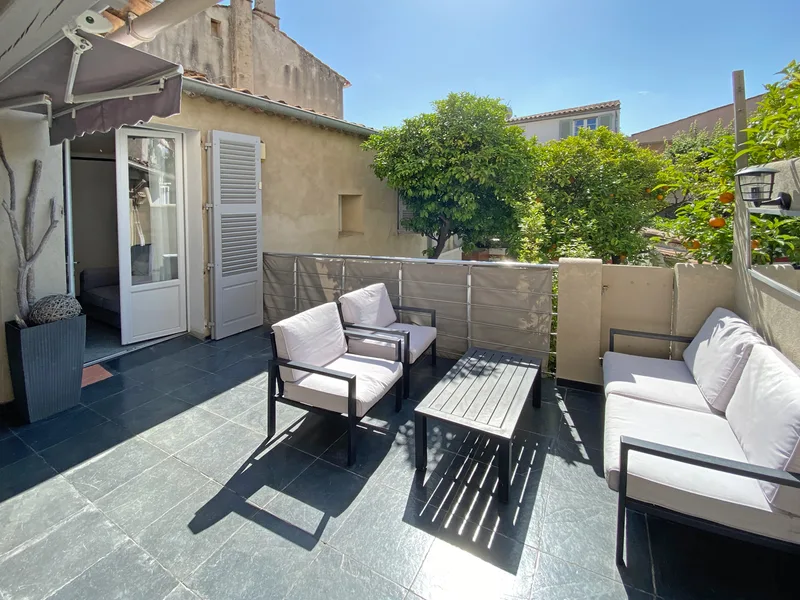 140m2 appartement de luxe avec deux terrasses à une minute du port