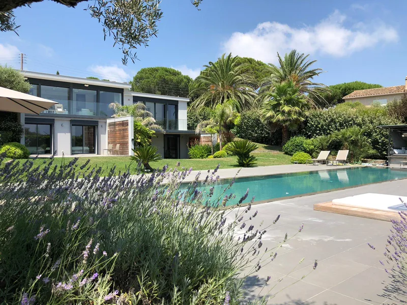 CONTEMPORARY VILLA, PAMPELONNE, SEA VIEW