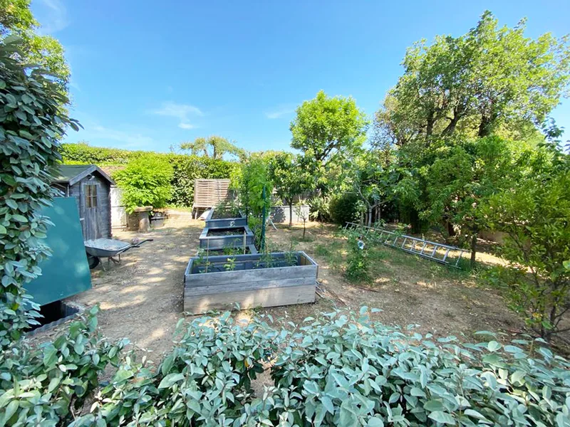 VILLA AND 2 FLATS, SWIMMING POOL, NEAR BEACH