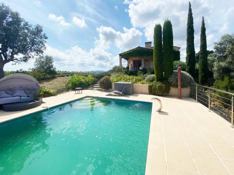 SOLD - PROPERTY IN THE MIDDLE OF NATURE, SWIMMING POOL