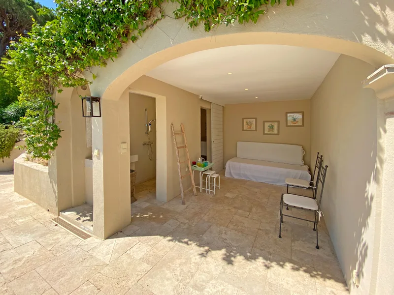 Sea view, pool and quiet: Villa with 4 bedrooms