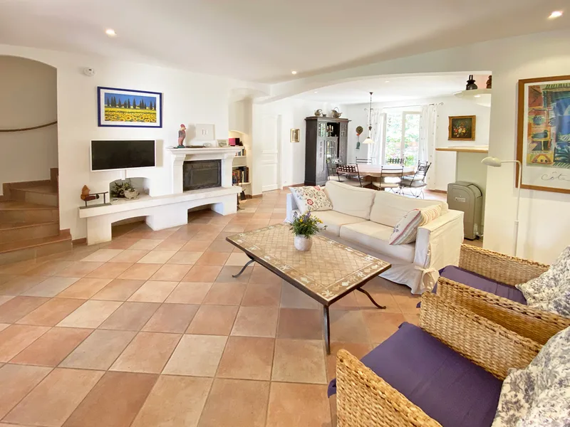 Nice villa in a quiet area, swimming pool