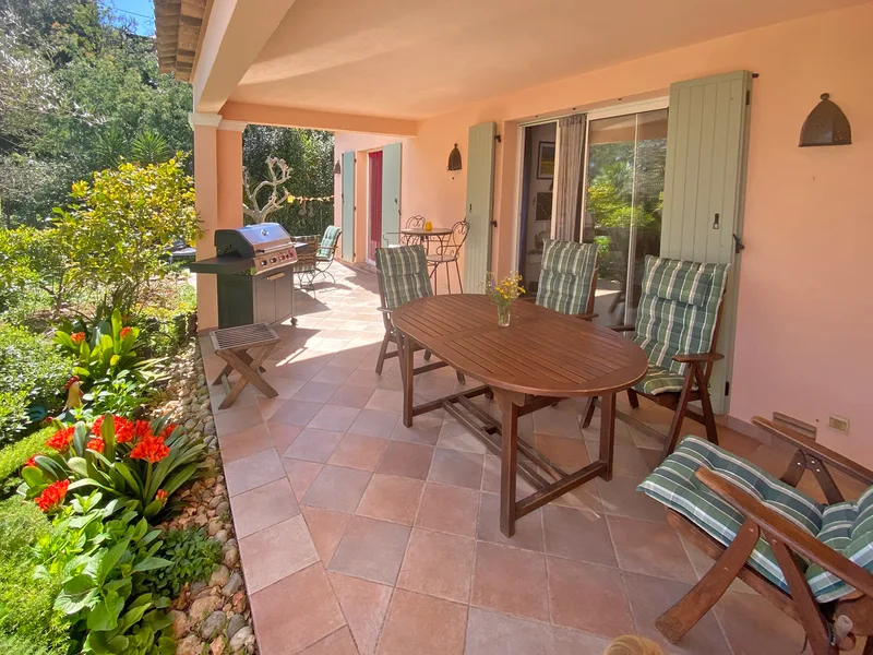 Nice villa in a quiet area, swimming pool