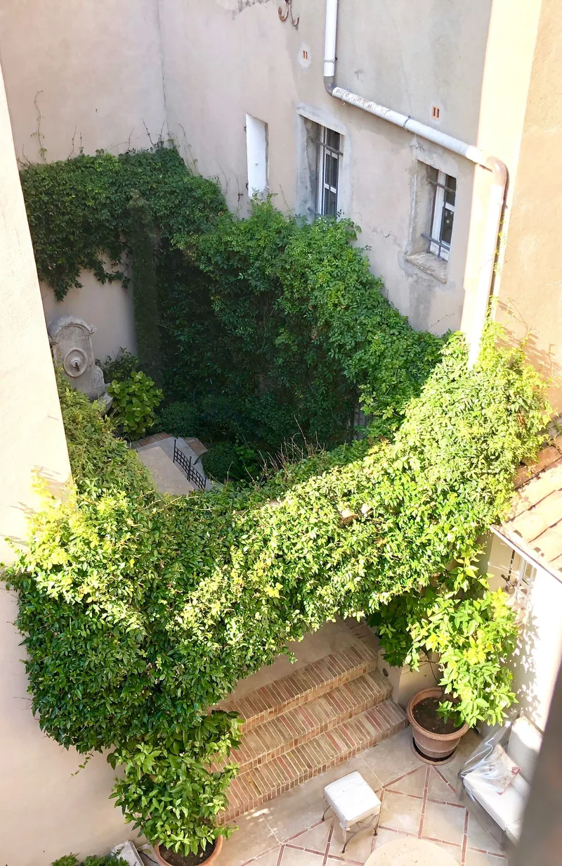 SOLD - TOWN HOUSE