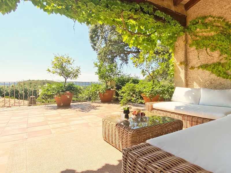 Schöne Villa mit Meerblick, Tennis und Heliport