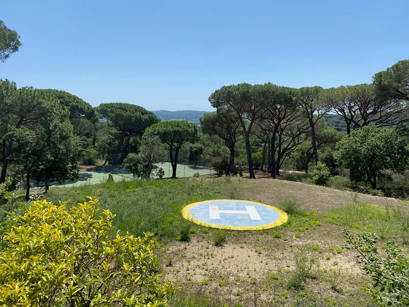 Schöne Villa mit Meerblick, Tennis und Heliport