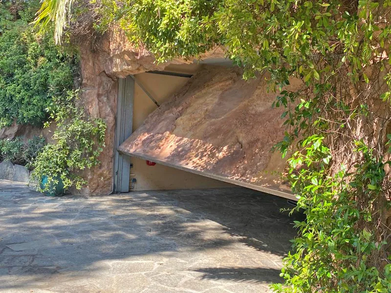 SEA VIEW VILLA - BEACH ON FOOT - PRESTIGIOUS DOMAIN