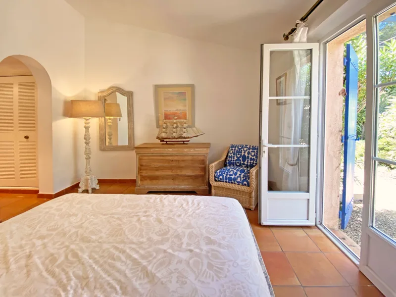 Very beautiful villa, 4 bedrooms, with quiet swimming pool and 150m from Canoubiers beach
