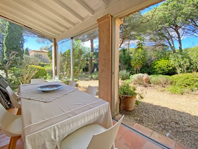 Very beautiful villa, 4 bedrooms, with quiet swimming pool and 150m from Canoubiers beach
