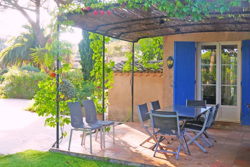 Very beautiful villa, 4 bedrooms, with quiet swimming pool and 150m from Canoubiers beach