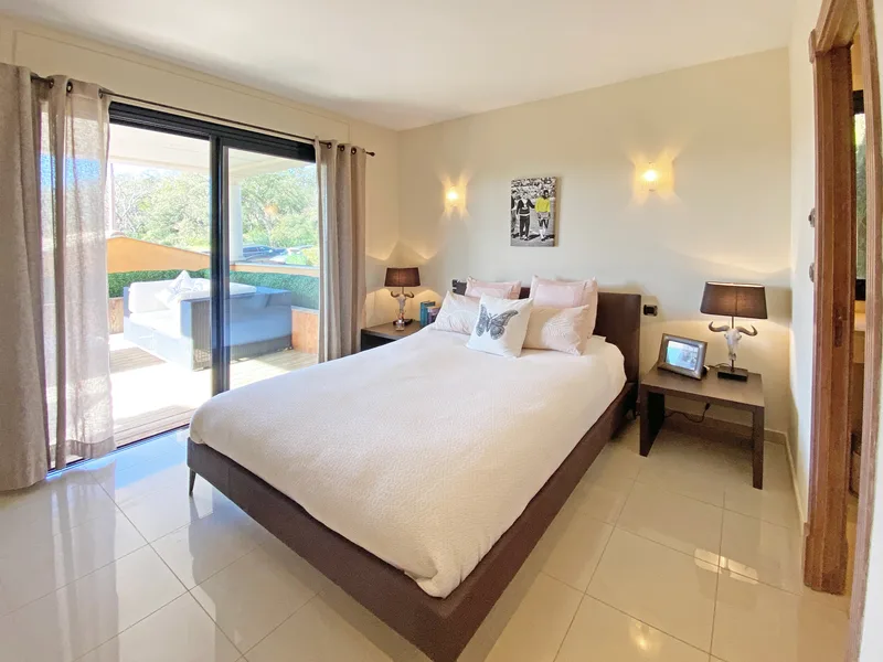 LUXUEUSE VILLA AVEC PISCINE, TRÈS BELLE VUE