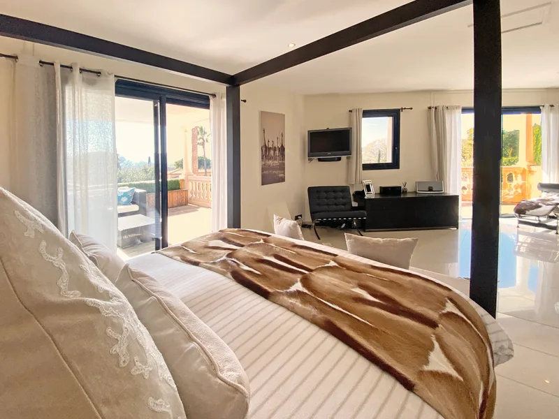 LUXUEUSE VILLA AVEC PISCINE, TRÈS BELLE VUE