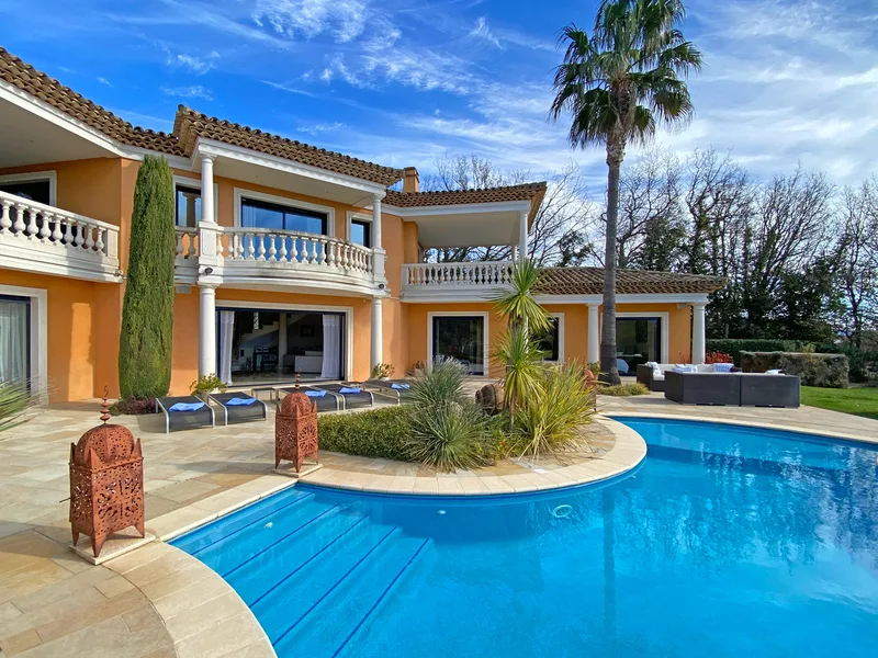 LUXUEUSE VILLA AVEC PISCINE, TRÈS BELLE VUE