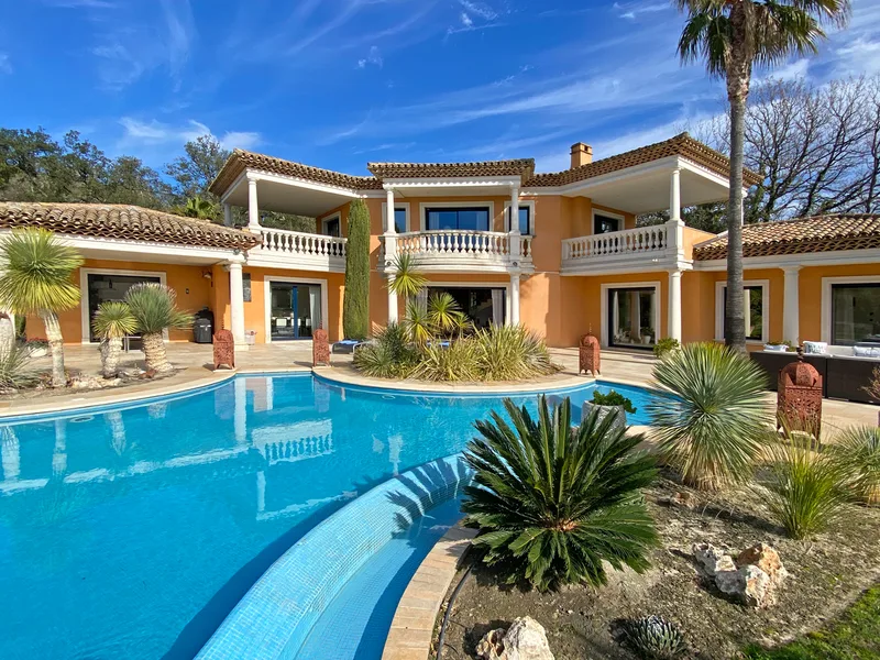 LUXUEUSE VILLA AVEC PISCINE, TRÈS BELLE VUE