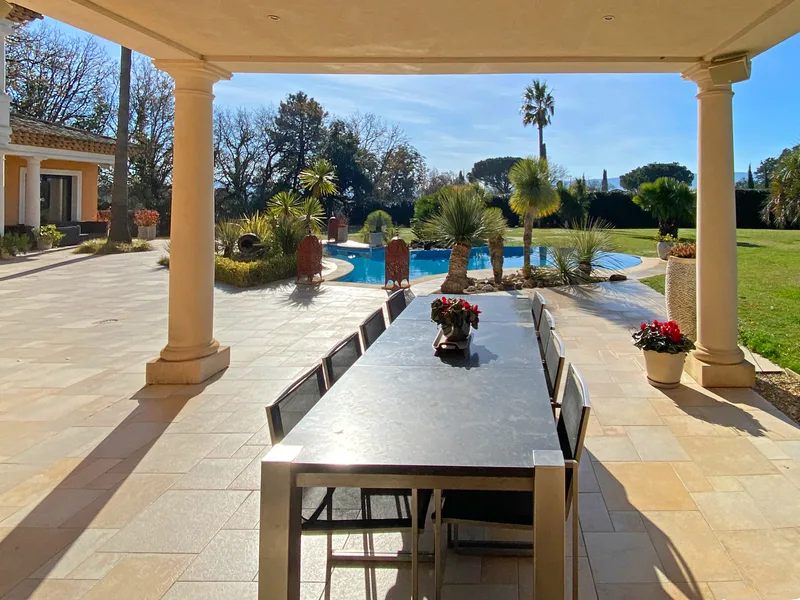 LUXUEUSE VILLA AVEC PISCINE, TRÈS BELLE VUE