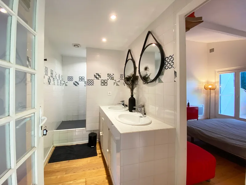 SOLD - PRETTY HOUSE WITH SWIMMING POOL IN SECURE, QUIET AREA
