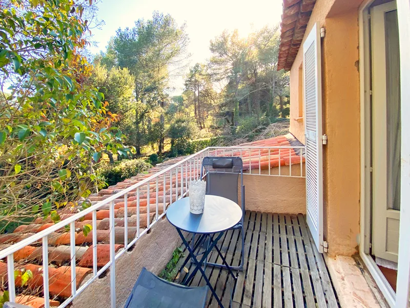 SOLD - PRETTY HOUSE WITH SWIMMING POOL IN SECURE, QUIET AREA