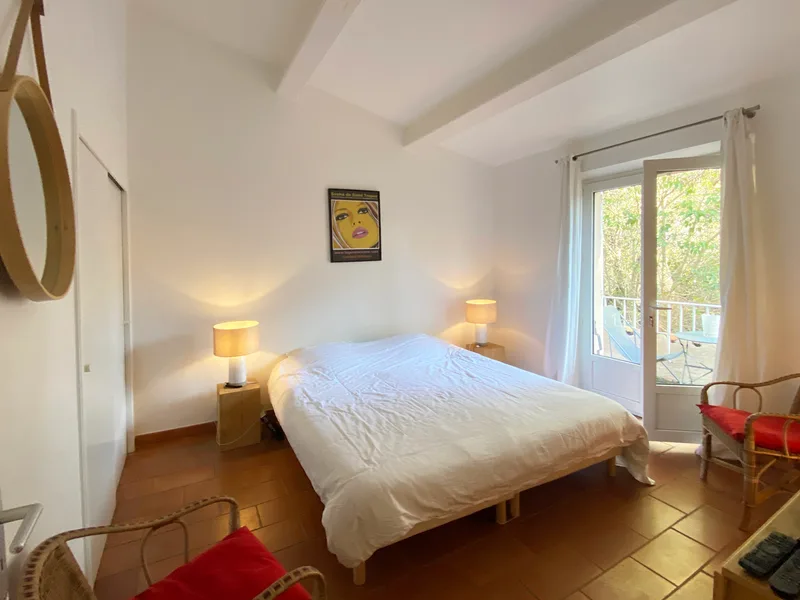 SOLD - PRETTY HOUSE WITH SWIMMING POOL IN SECURE, QUIET AREA