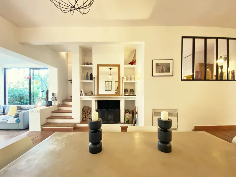 SOLD - PRETTY HOUSE WITH SWIMMING POOL IN SECURE, QUIET AREA