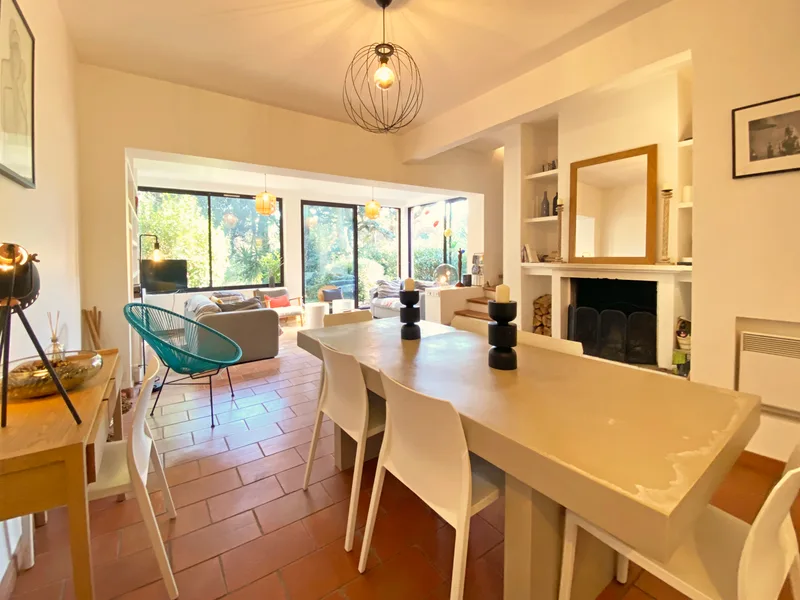 SOLD - PRETTY HOUSE WITH SWIMMING POOL IN SECURE, QUIET AREA