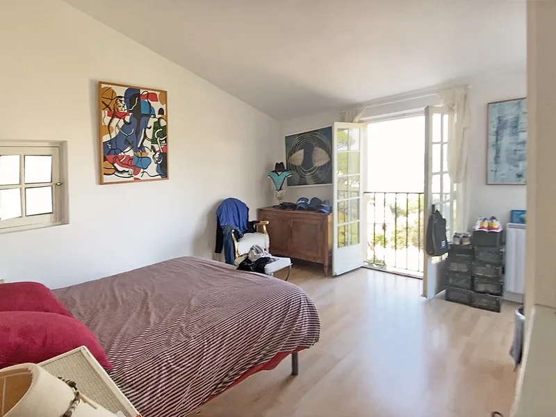 UNDER OFFER - VILLA WITH POOL, NICE NEIGHBOURHOOD